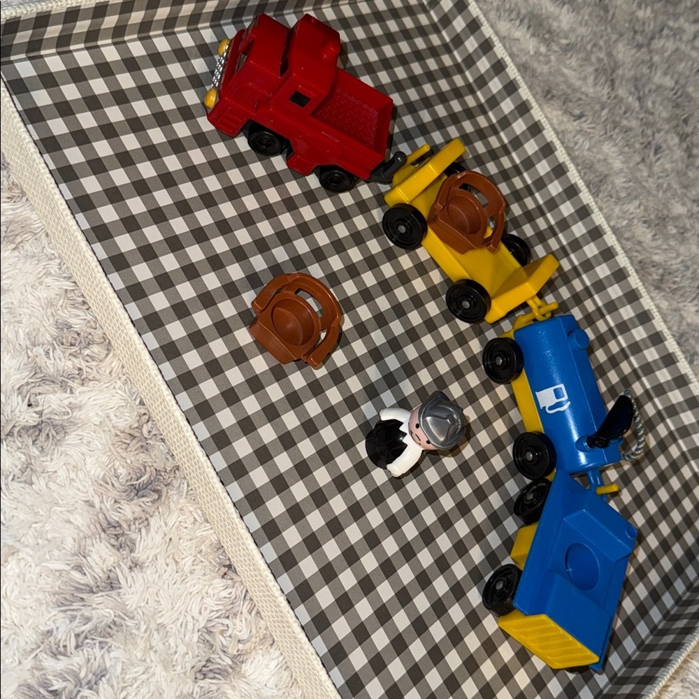 Vintage Fisher price little people Colorful Train fueled truck Toy Mattel 2004 - Picture 2 of 9